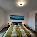 Sunnyside 아파트